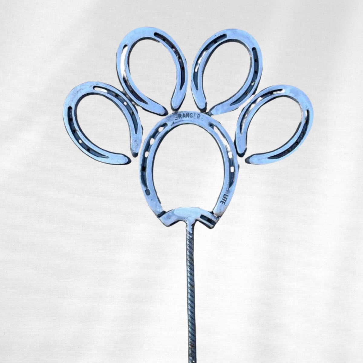 Horseshoe Paw Print Garden Art Handmade Metal Pet Paw Decor Pet Paw Yard Stake Pet Memorial Outdoor Sculpture